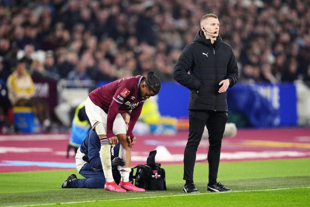Sidelined Star: In-Form Summerville Misses Man City Showdown In-form Summerville ruled out of Man City clash