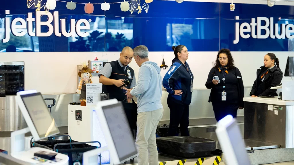 JetBlue’s Baggage Levy: Fuel Costs Burden Economy Flyers JetBlue raises baggage fees for economy flyers amid surging fuel prices