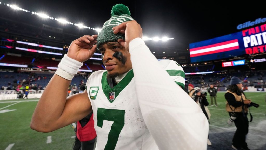 Phantom 48m: Phantom $48M: Rodgers & Fields Haunt the… Jets eating $48M in cap after moving on from Rodgers, Fields
