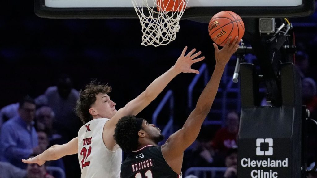 UMass Becomes The One: Ends Miami (Ohio)’s Undefeated Run in MAC Tourney Shocker Miami (Ohio) dealt 1st loss of season by UMass in MAC tourney