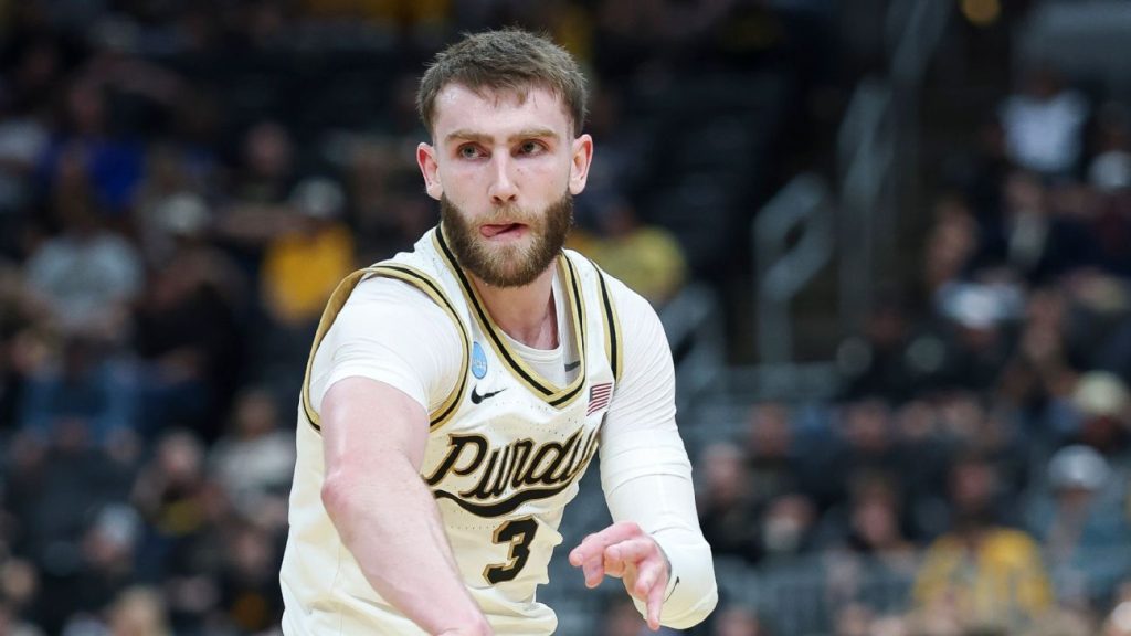 Purdue’s Smith Rewrites NCAA Assist Record, Toppling Hurley Purdue's Smith breaks Hurley's NCAA career assists record