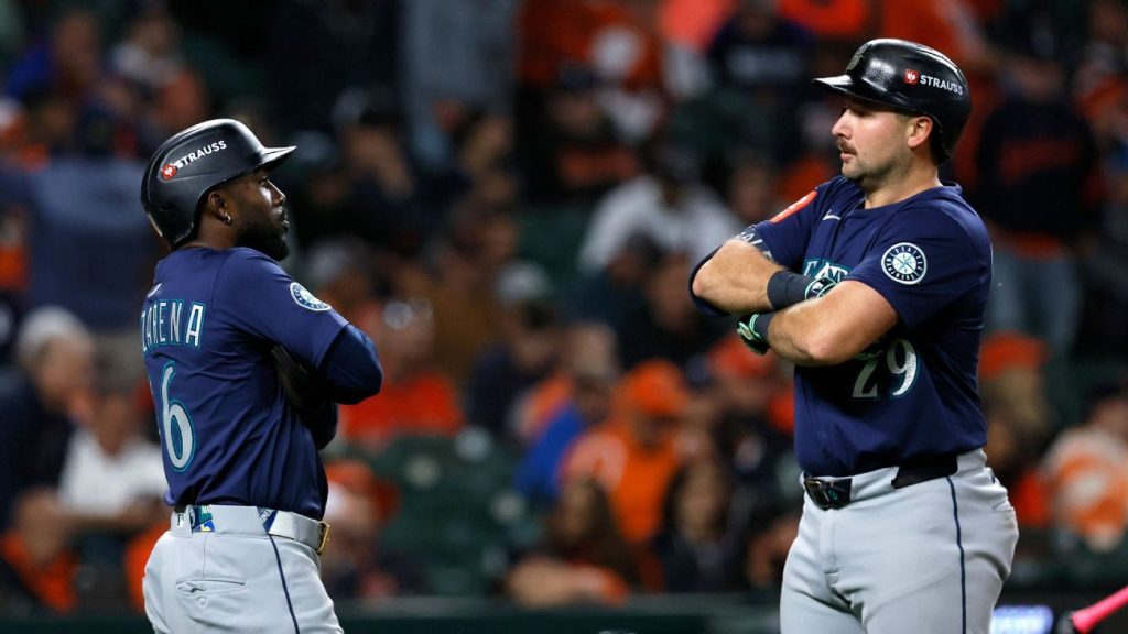Randy Arozarena Cal Raleigh: Randy Arozarena Makes Amends… Randy Arozarena rants over Cal Raleigh handshake snub at WBC