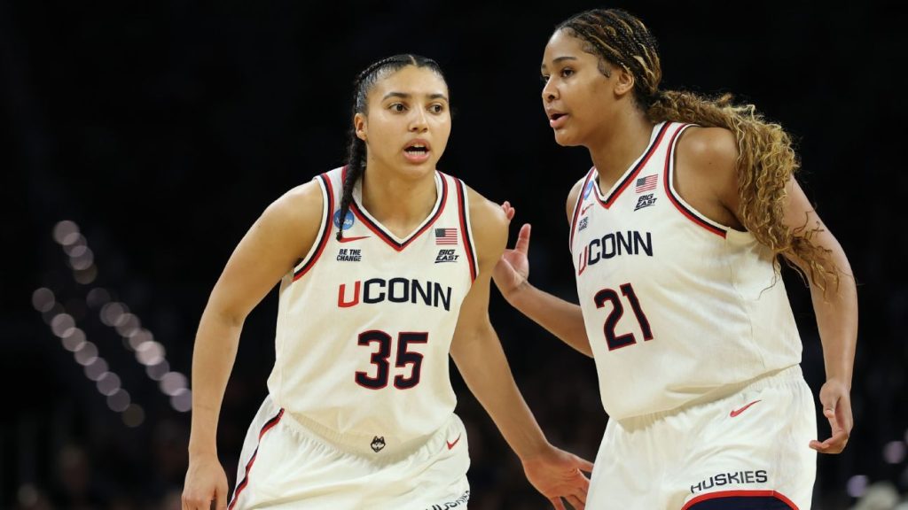 UConn's Strong, Fudd headline women's Wooden Award finalists, All-Americans