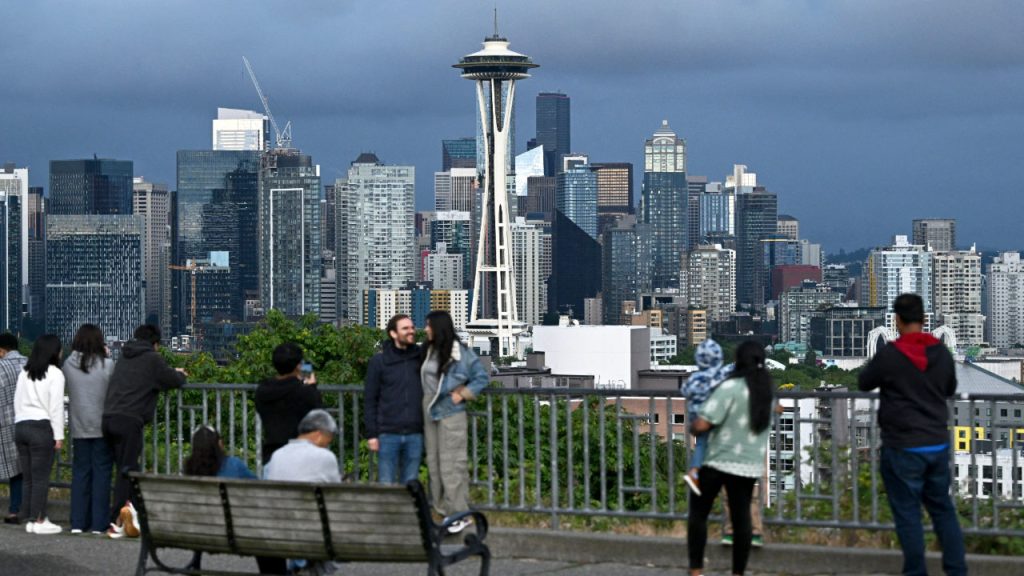 Washington lawmakers pass 9.9% "millionaires tax"