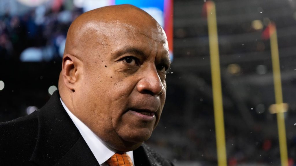 Summer Decision Unlock Future: Bears’ Stadium: Summer Decision to U… Bears' stadium decision 'late spring, early summer,' says Warren