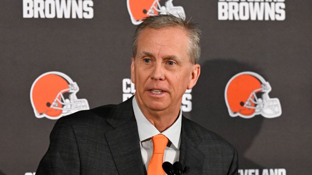 Monken’s Mane Event: Browns HC Skips Coaches Photo for Haircut Browns HC Todd Monken misses coaches photo for haircut