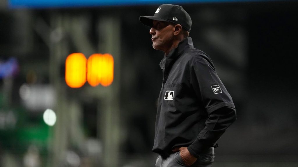 Bucknor in spotlight again after missed call in Brewers-Rays