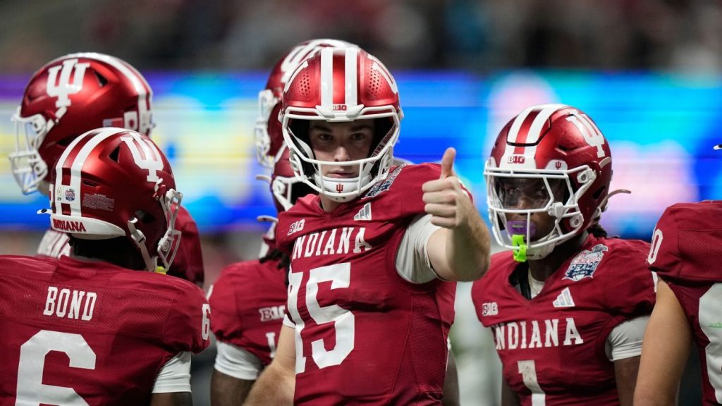 Etclosebill Connelly: College Cracks That Could Derail 2026’s Top N… College flaws that could affect the 2026 NFL draft's top QBs