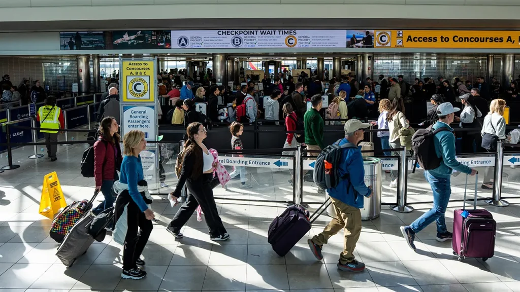 Delta Southwest Bags Expensive: Packing Pain: Delta & Southwest… Delta, Southwest hike baggage fees as airline costs rise
