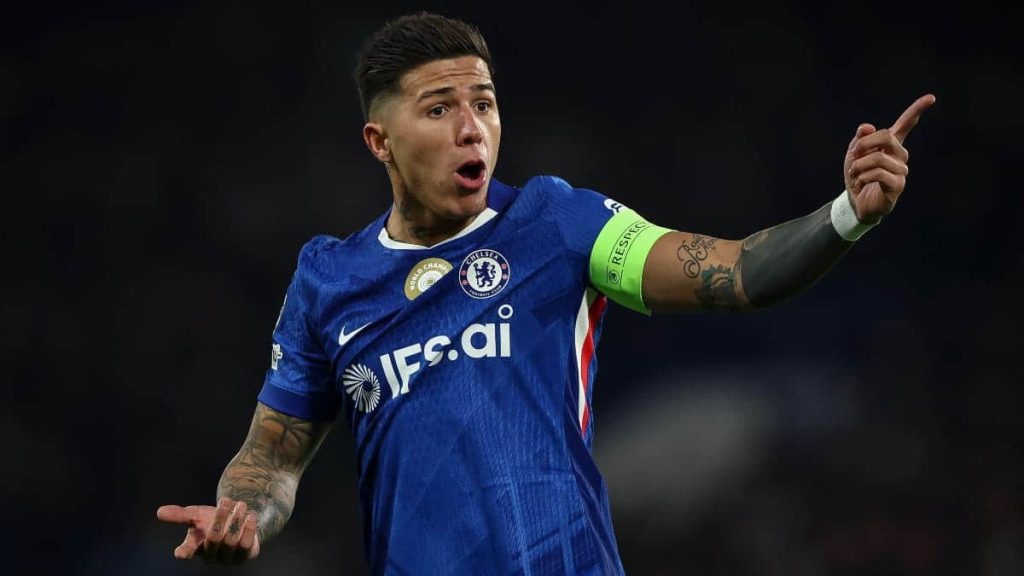 Enzo Fernandez dropped by Chelsea after Rosenior accuses midfielder of 'crossing a line'
