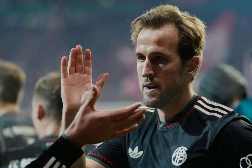 Neuer’s MVP Bar: Kane Challenges Bayern to Clear It Next Week Kane urges Bayern to 'do the same next week' as Arbeloa says Neuer was 'MVP'