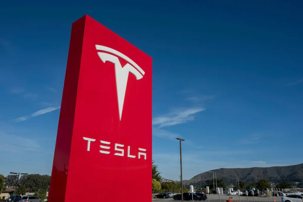 Safety Regulators Called Probe: Tesla Summon Gets a Pass: Why Safet… Why safety regulators closed their investigation into Tesla's remote parking feature