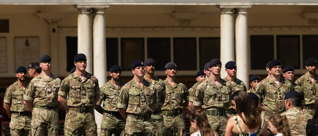 British Soldiers Conclude Kosovo Deployment, Receive Medals in British troops receive medals for Kosovo tour