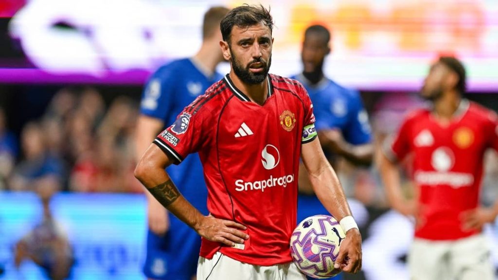 Bruno Fernandes named Premier League Player of the Season