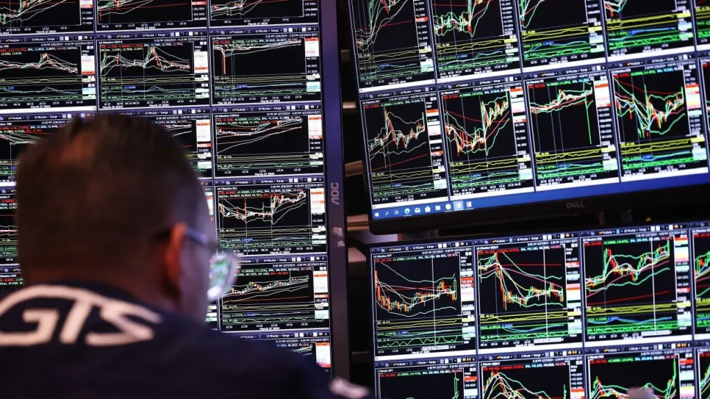 Retirement Income Reinvented: Master ETFs for Diversification &… ETFs for retirees explained with tips on diversification and income