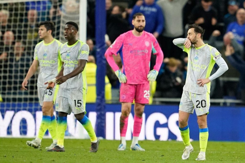 Everton 3-3 Manchester City: Arsenal receive huge title boost