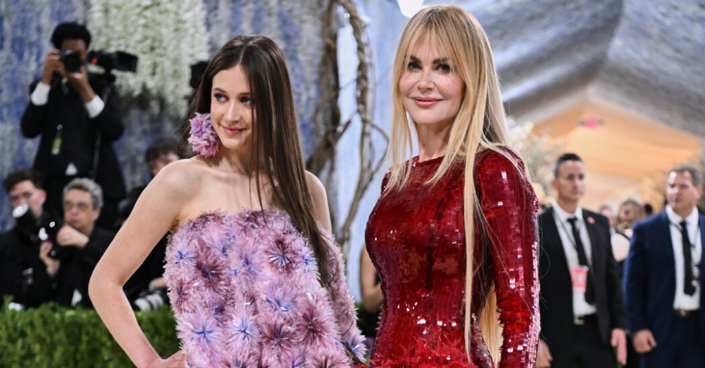 Met Gala 2026 Red Carpet Photos: All the Looks