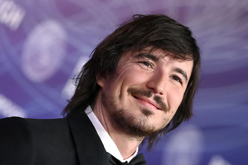 Prepping Second Retail Ipo: Robinhood’s AI Offensive: Prepping a Se… Riding an AI rally, Robinhood preps second retail venture IPO