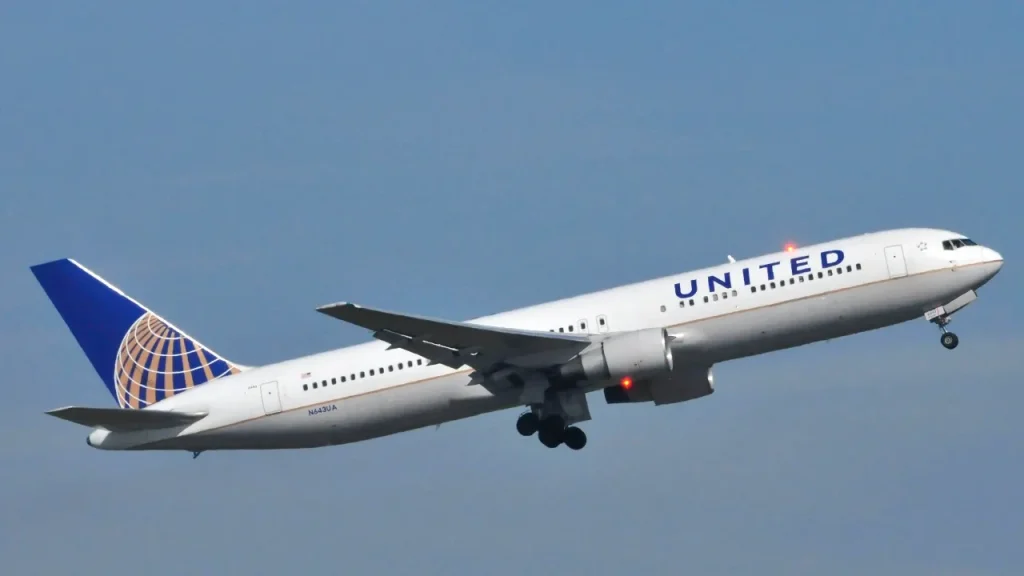 Key Takeaways for Investors: United flight turns around over Atlantic after onboard device sparks alarm