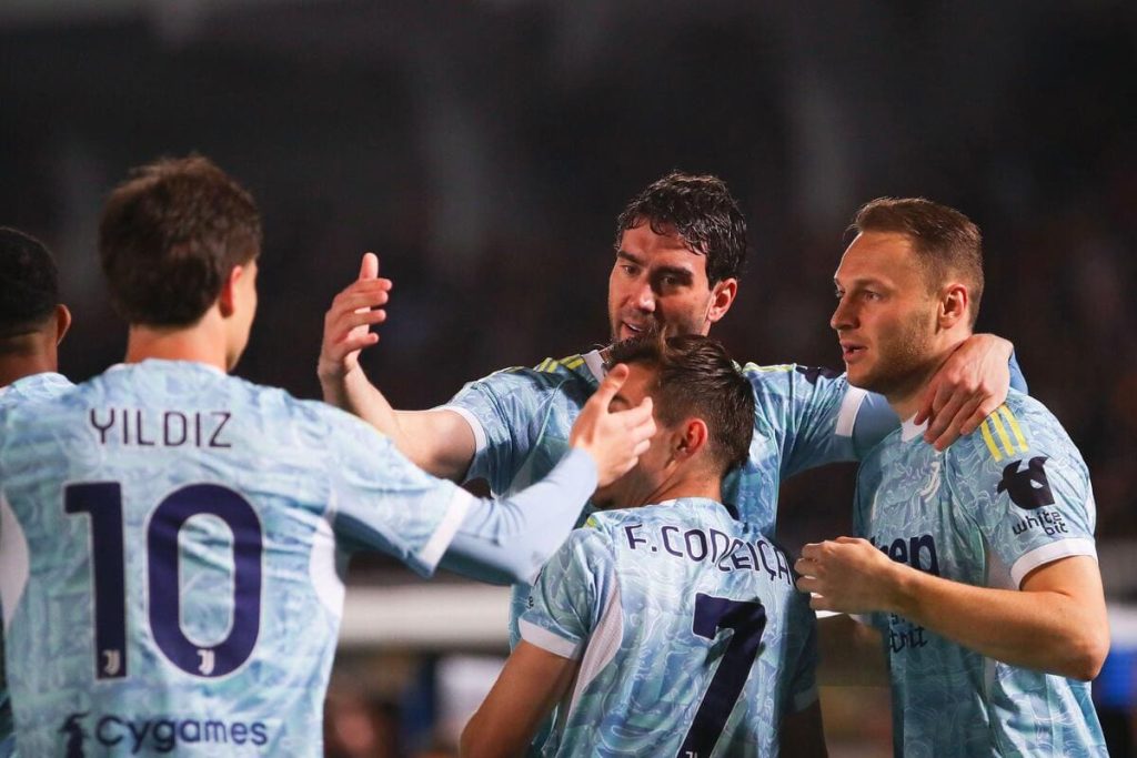 Vlahovic's 12-second goal boosts Juventus' UCL push