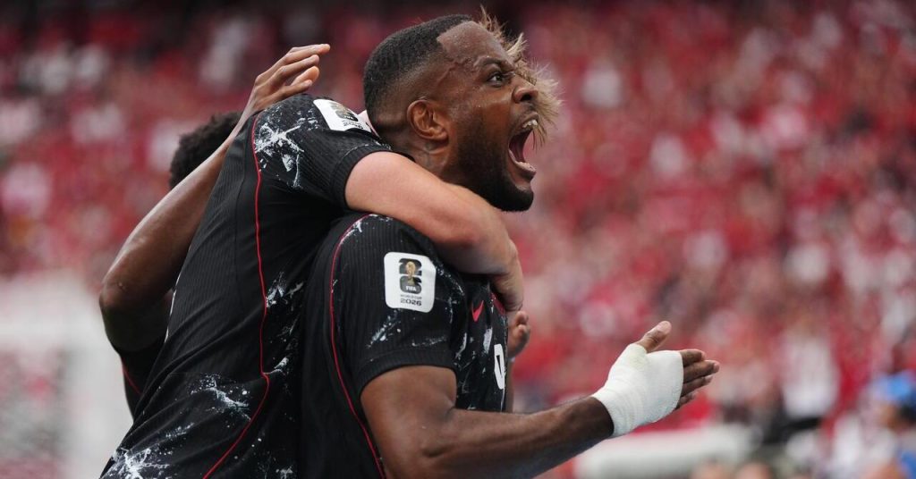 Canada 6-0 Qatar - David hits hat-trick in historic first World Cup win for co-hosts