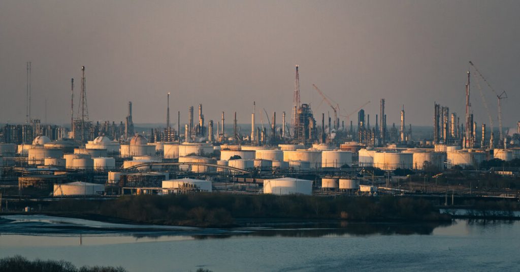 War’s Windfall: How Middle East Conflict Propelled Oil Profits to Historic Peaks Iran War Drives Oil Profits to Highest Levels in Years