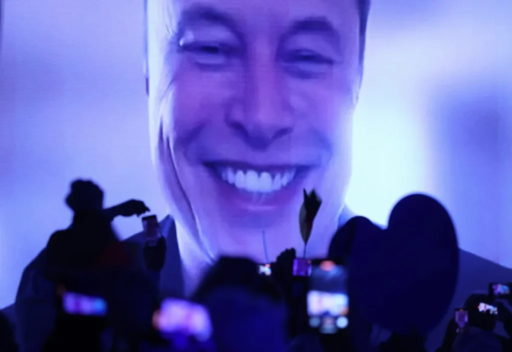 Elon Musk repeatedly one-upped his execs on SpaceX's first earnings call