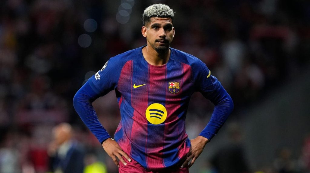 Liverpool Swoops: Barcelona Defender Araujo Lands at Anfield on Loan Liverpool agree to sign Barcelona defender Araujo on loan