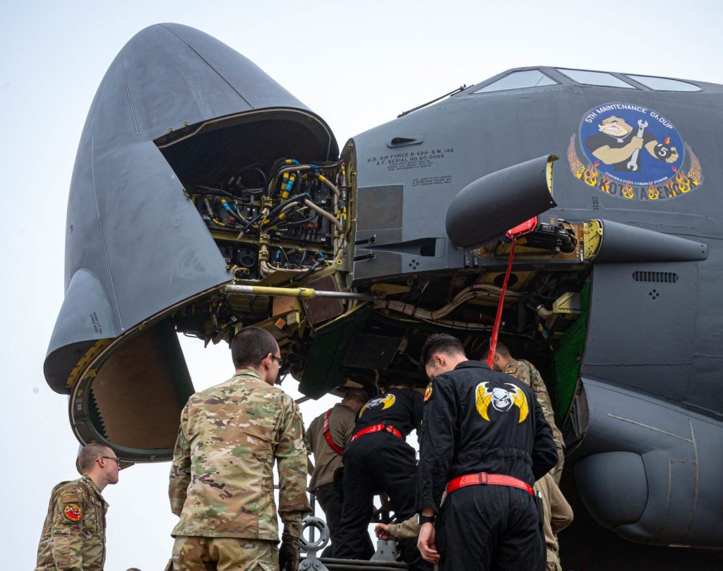 Unveiling the B-52’s $766M Radar Revolution: USAF Teams with Raytheon, Boeing USAF Gives Raytheon, Boeing $766M for B-52 Radar Upgrades