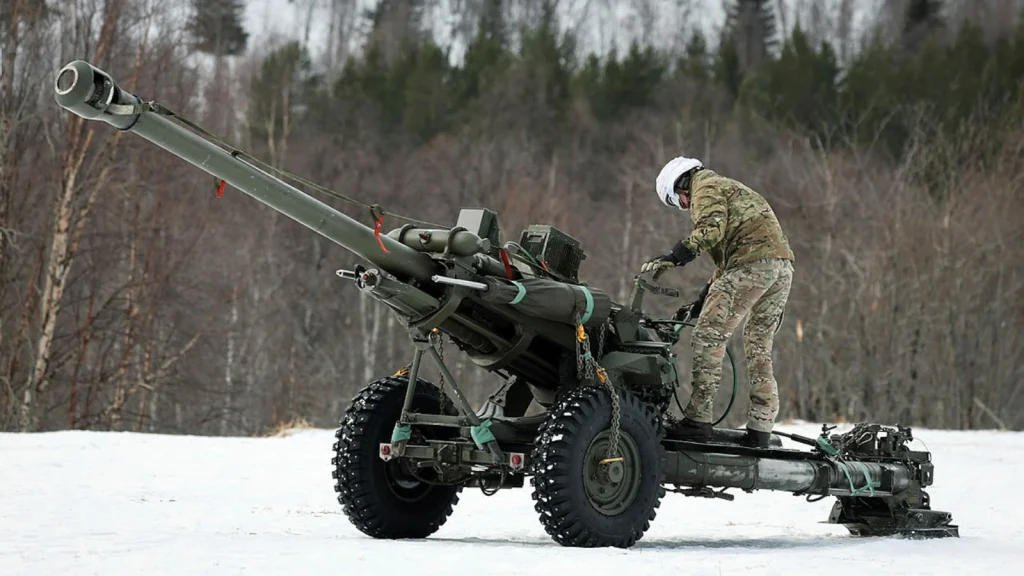 BAE wins four-year deal to support UK artillery