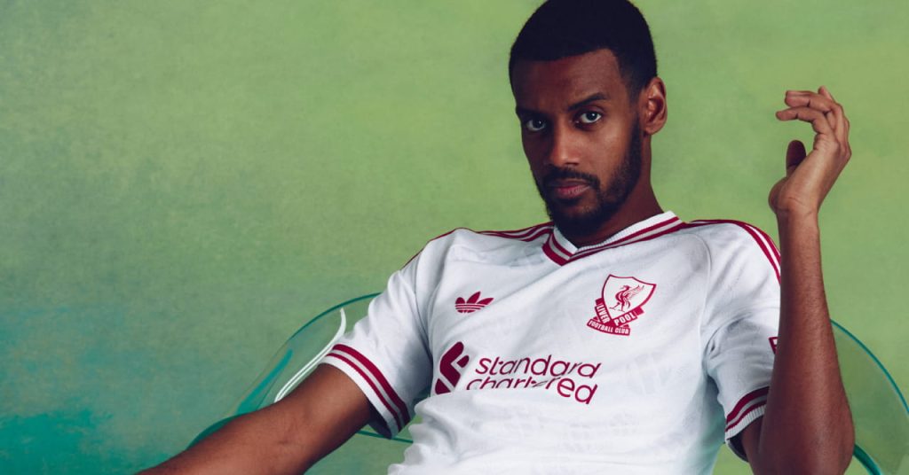Iraola hails Isak after first Liverpool win at Ipswich: 'He's a massive player for us'