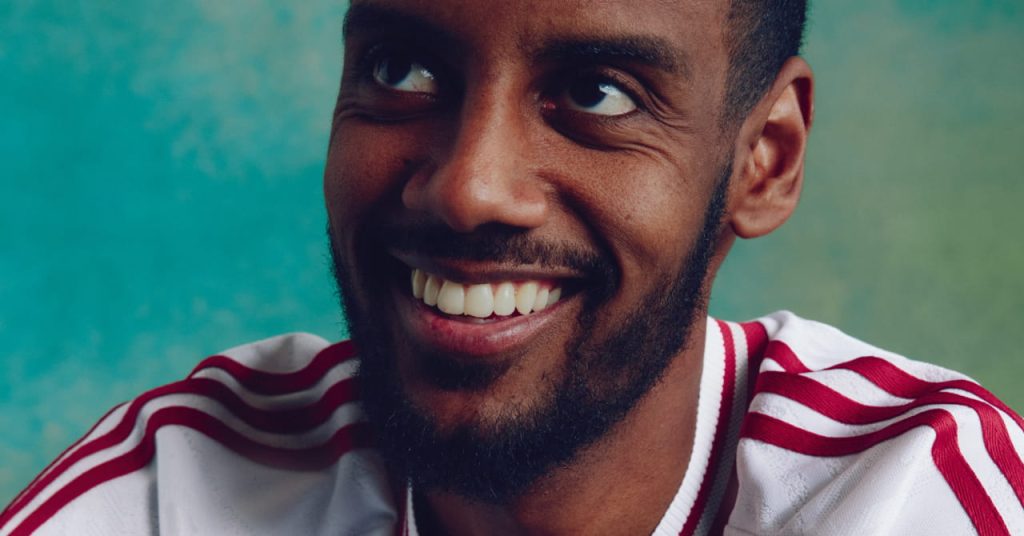 Isak Injury Scare: Why The Star Striker Left Sweden Duty Early Isak injury blow: Striker returns to Liverpool from Sweden duty