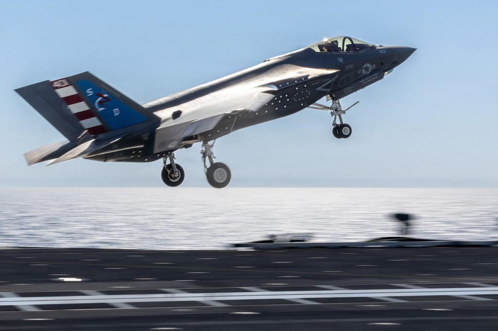 F-35C makes first arrested landing on Ford carrier