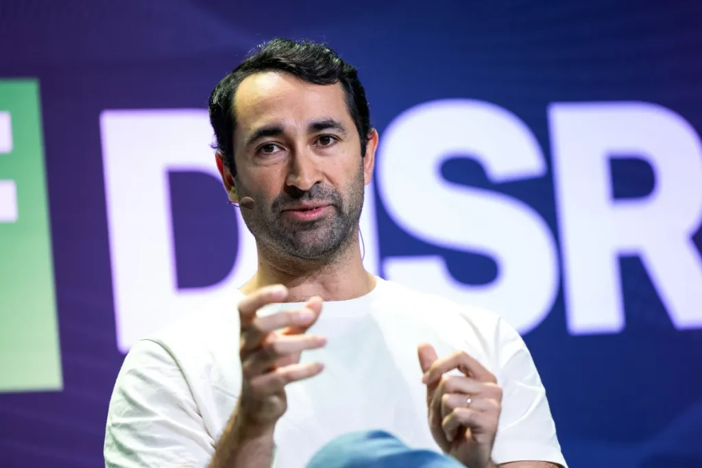 OpenAI’s Secret Weapon: How ‘Dots’ Transforms Coding Tools into an Ever-Present AI Assistant How OpenAI turned its coding tools into dots, an always-on personal assistant