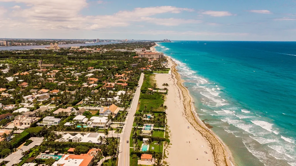 New York’s Great Escape: 114,000 Residents Flee to Florida’s Billionaire Magnet New York lost 114,000 domestic residents last year as Florida gains billionaires