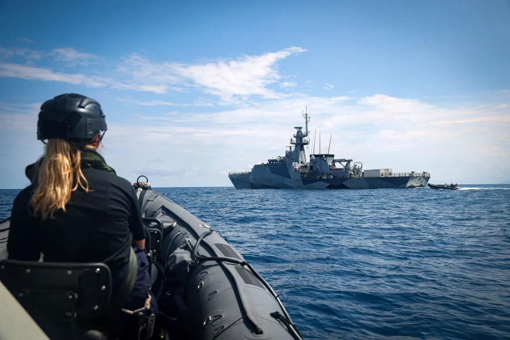 Royal Navy’s High-Stakes Gamble: UK Warships Enter Disputed South China Sea Amid China’s Fury UK warships to enter South China Sea despite China protest